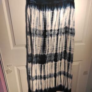 Tryst Navy and White Tie-Dye Maxi Skirt